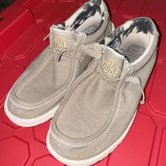 Size 8, Hey Dude Wally Stretch Beige Slip-On - Picture 4 of 10